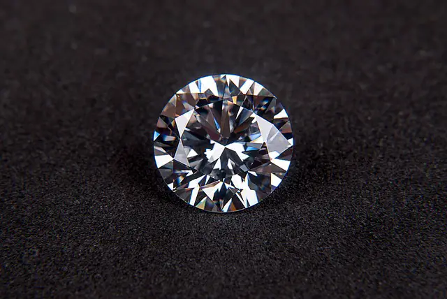 A picture of a cubic zirconia jewel.