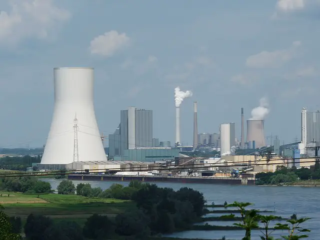 Image of a power plant.